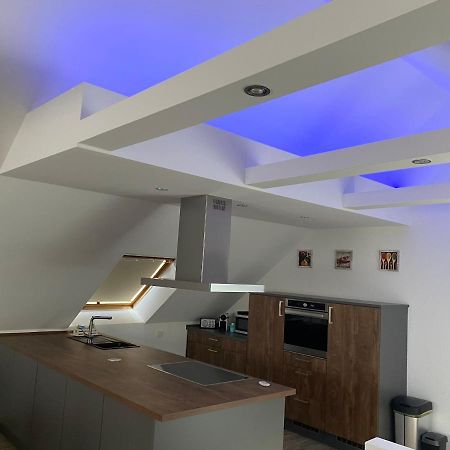 Traumhafte Dachgeschosswohnung Konigslutter Bagian luar foto