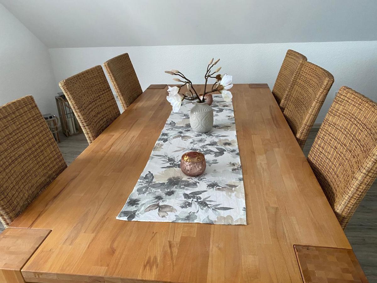 Traumhafte Dachgeschosswohnung Konigslutter Bagian luar foto
