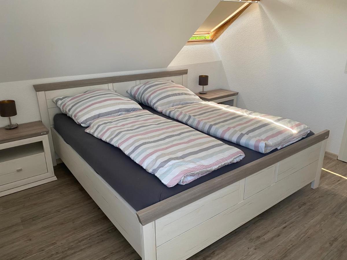 Traumhafte Dachgeschosswohnung Konigslutter Bagian luar foto