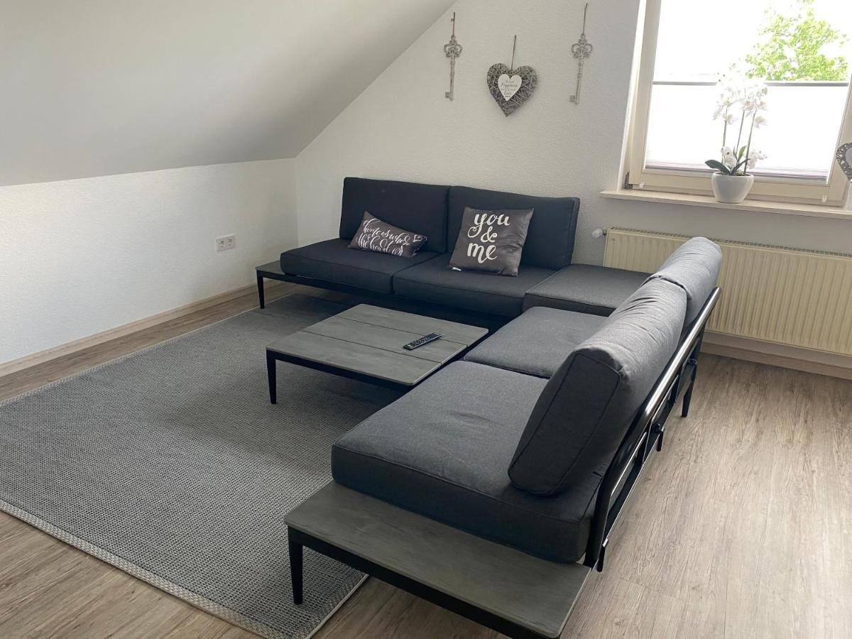 Traumhafte Dachgeschosswohnung Konigslutter Bagian luar foto