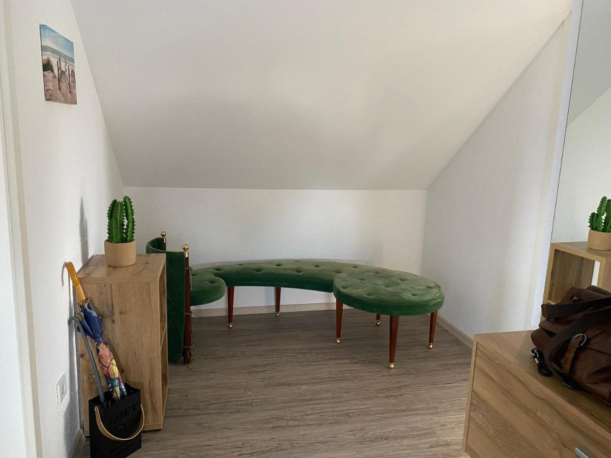 Traumhafte Dachgeschosswohnung Konigslutter Bagian luar foto