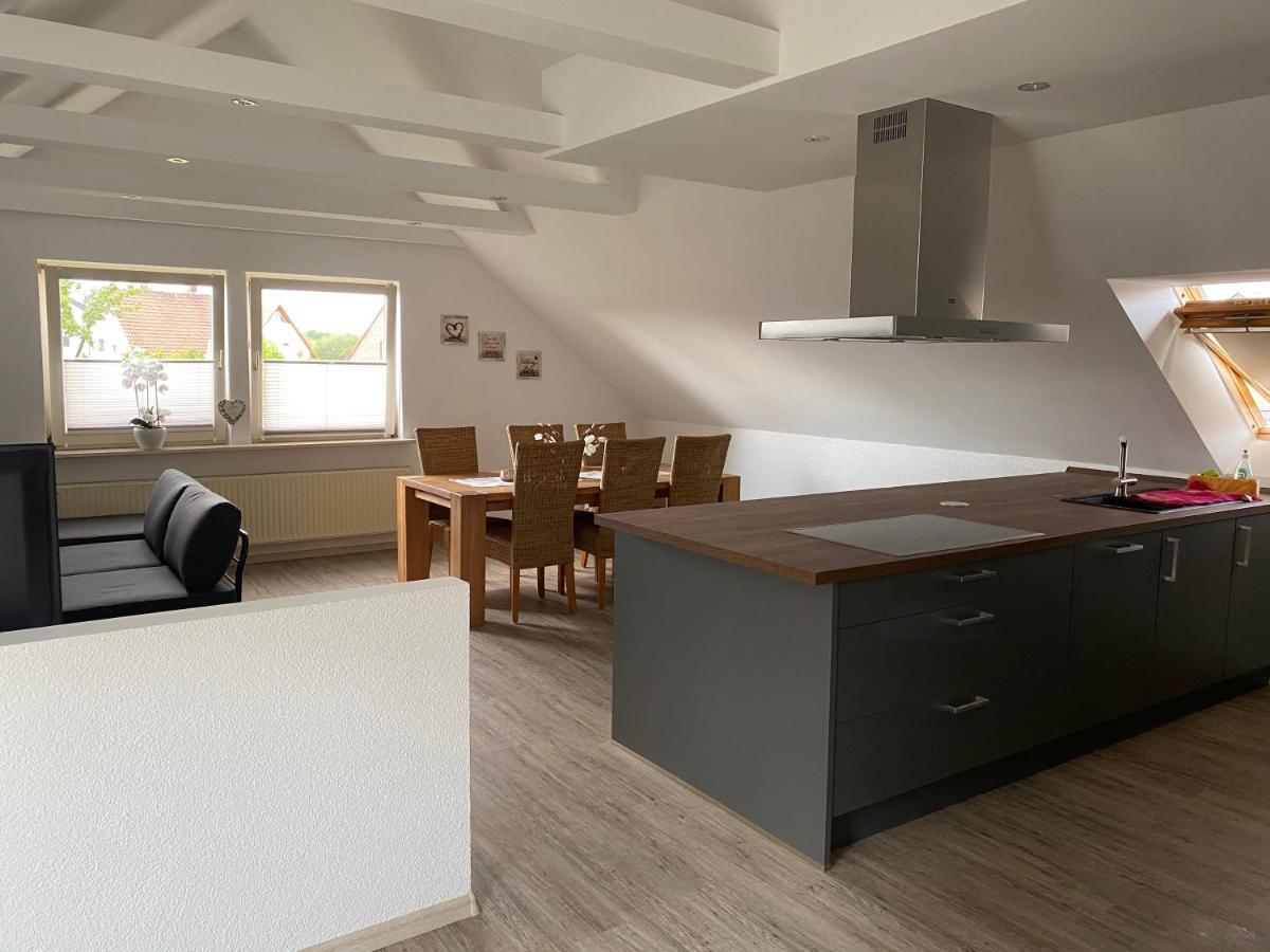 Traumhafte Dachgeschosswohnung Konigslutter Bagian luar foto